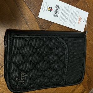 NWT lug pilot passport holder lvl black